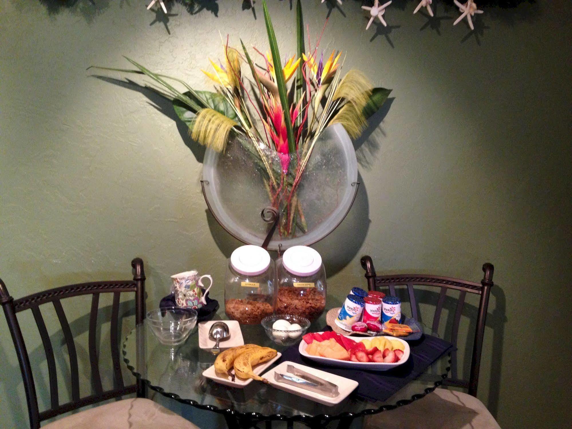 Mango Inn Bed And Breakfast Lake Worth Beach Exterior foto