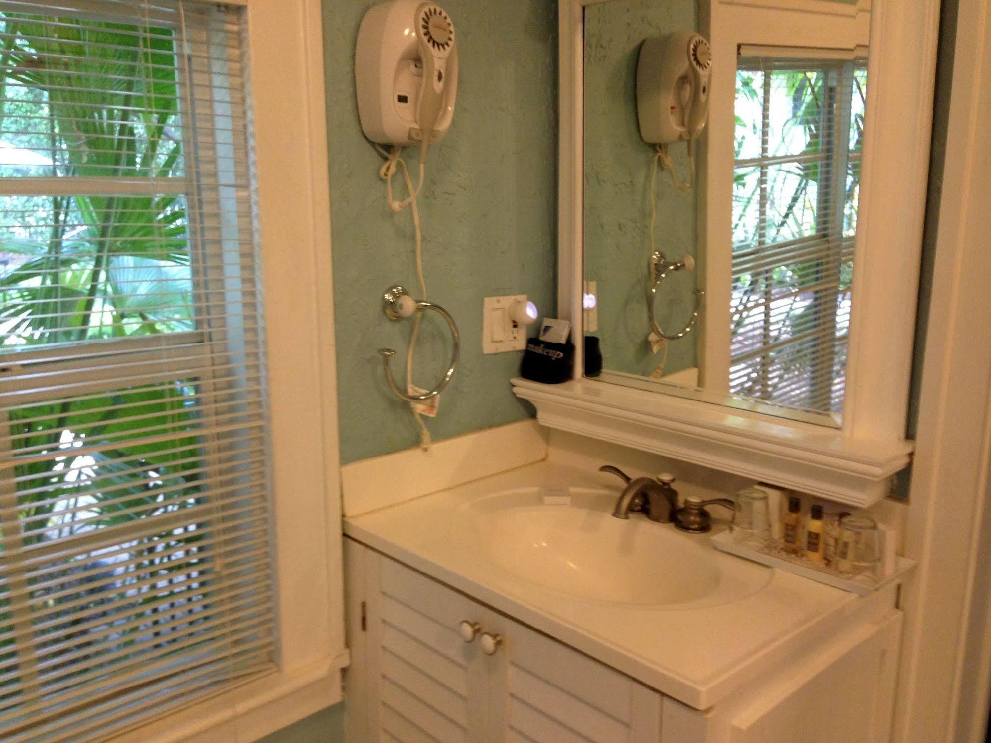 Mango Inn Bed And Breakfast Lake Worth Beach Exterior foto